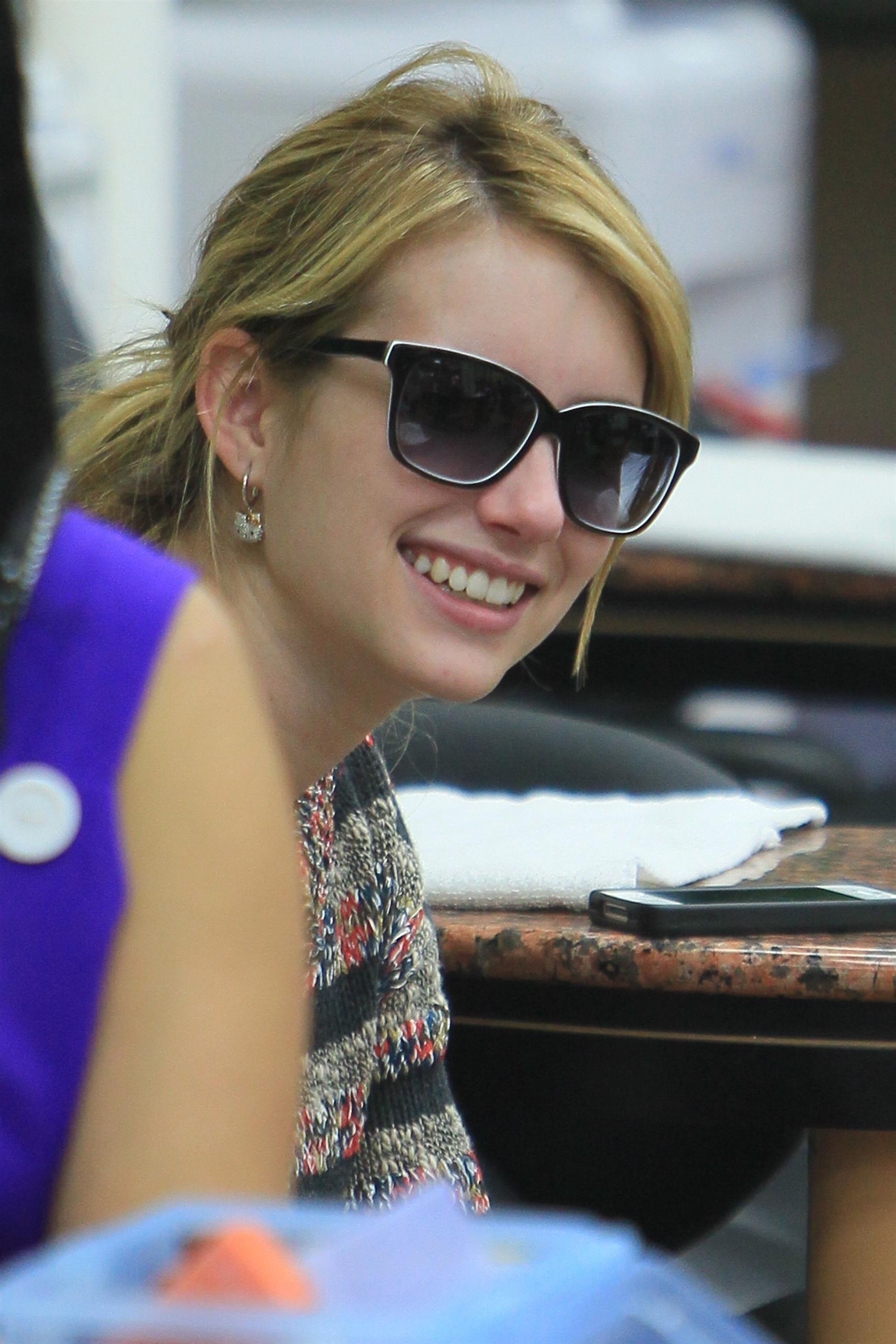 Emma Roberts leaving a nail salon in Beverly Hills photos | Picture 63909